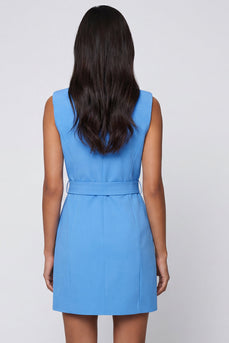Kurzes Arbeitskleid mit blauem Revers und Gürtel