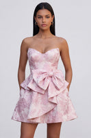 Laden Sie das Bild in den Galerie-Viewer, A-Linie pinkes Jacquard Sweetheart Mini-Homecoming-Kleid mit Rüschen und Schleife