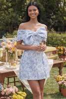 Laden Sie das Bild in den Galerie-Viewer, Off-the-shoulder blaues Jacquard A-Line Mini-Homecoming-Kleid mit Schleife
