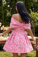 Laden Sie das Bild in den Galerie-Viewer, A-Linie fuchsiafarbenes Jacquard-Mini-Homecoming-Kleid mit Schleife