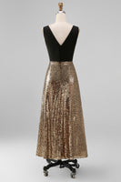 Laden Sie das Bild in den Galerie-Viewer, Glitzerndes schwarzes und goldenes Pailletten-A-Linien-langes Festkleid mit V-Ausschnitt