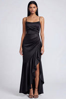 Laden Sie das Bild in den Galerie-Viewer, Schwarzes Meerjungfrauen-Spaghettiträger Satin-Rüschen-Festkleid