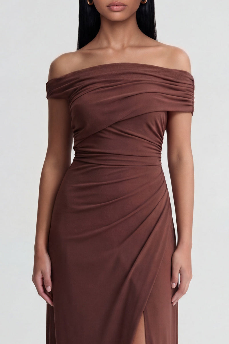 Laden Sie das Bild in den Galerie-Viewer, Schulterloses, braunes Meerjungfrauen, gerafftes langes Festkleid