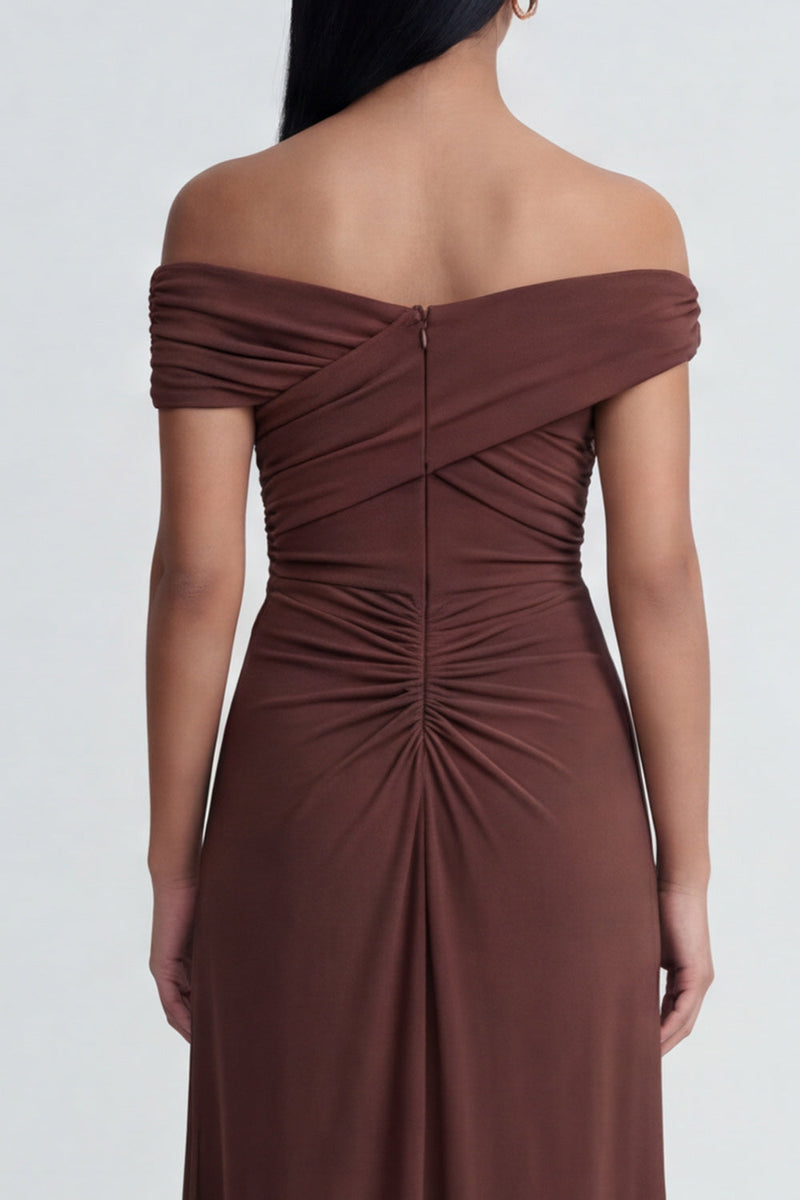 Laden Sie das Bild in den Galerie-Viewer, Schulterloses, braunes Meerjungfrauen, gerafftes langes Festkleid