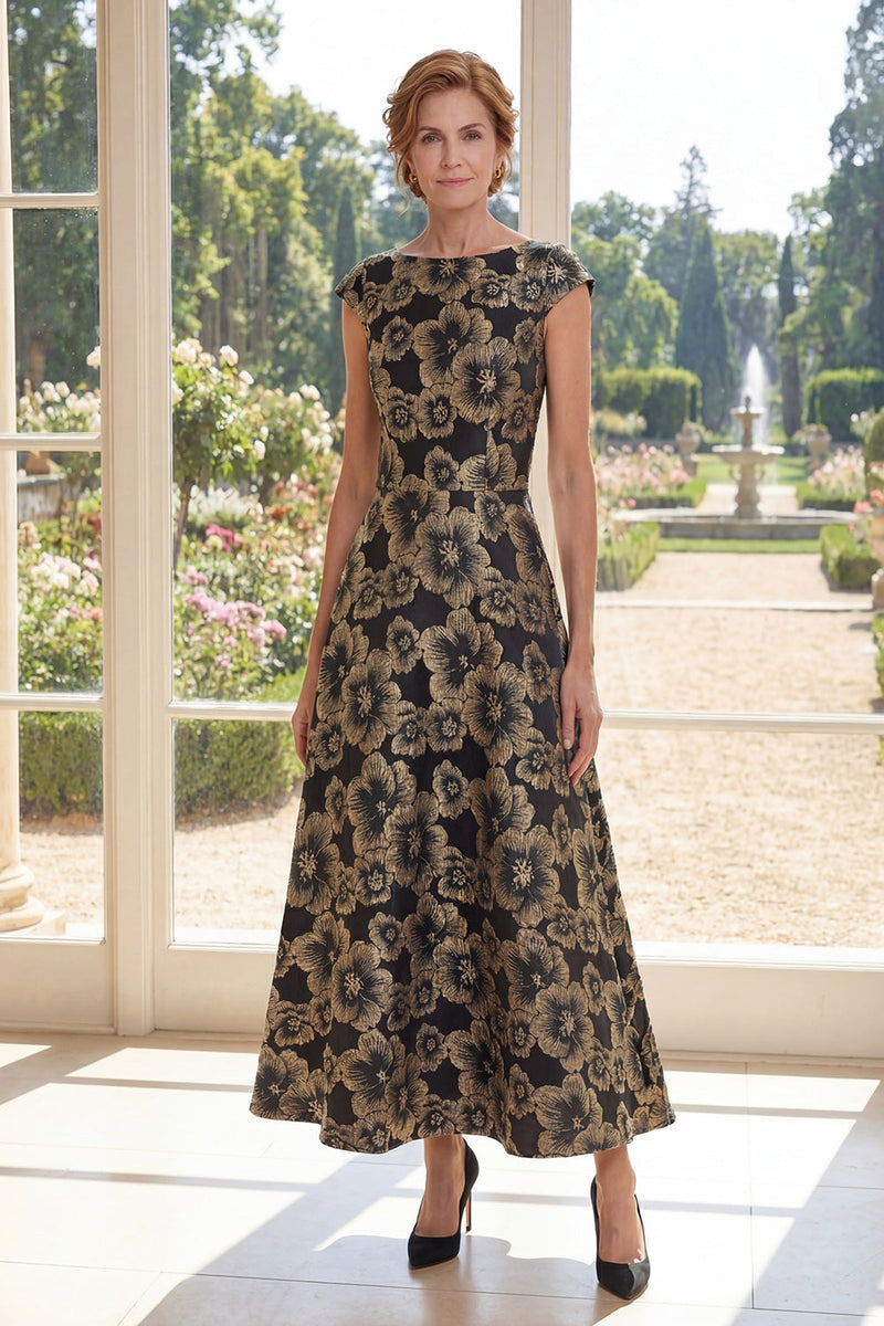 Laden Sie das Bild in den Galerie-Viewer, Ein schwarzes Bateau-Hals-Jacquard-Langkleid von der Mutter der Braut