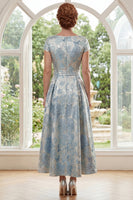 Laden Sie das Bild in den Galerie-Viewer, A-Linie Jacquardblauer Bateau-Ausschnitt Langes Mutter-der-der-Braut-Kleid mit Schleife