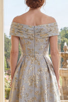 Laden Sie das Bild in den Galerie-Viewer, A-Linie staubiges blaues Schulter-Jacquard gerafftes langes Mutter-der-Braut-Kleid