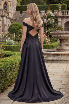 A-Linie Satin Schwarzes Schulterfreies Langes Abschlussballkleid mit Perlen