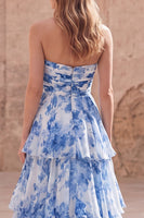 Laden Sie das Bild in den Galerie-Viewer, Trägerloses, weiß-blaues, blumiges, gerafftes, langes Abschlussballkleid mit A-Linie