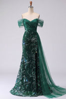 Laden Sie das Bild in den Galerie-Viewer, Glitzerndes schulterfreies, dunkelgrünes Meerjungfrauen-Pailletten, langes Abschlussballkleid mit Schlitz