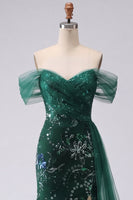 Laden Sie das Bild in den Galerie-Viewer, Glitzerndes schulterfreies, dunkelgrünes Meerjungfrauen-Pailletten, langes Abschlussballkleid mit Schlitz