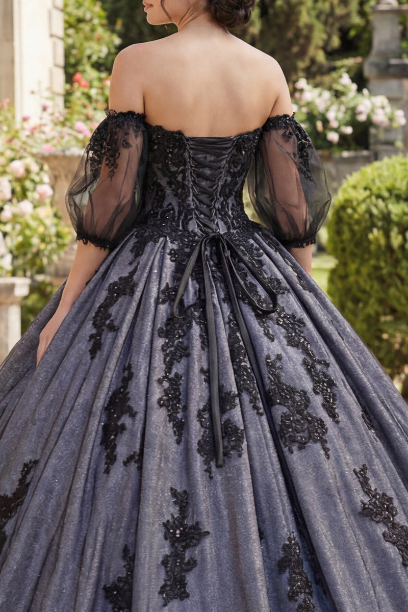 Laden Sie das Bild in den Galerie-Viewer, Off-the-shoulder Schwarzes Appliquiertes Ballkleid Abschlusskleid