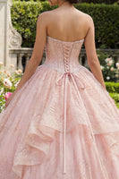 Laden Sie das Bild in den Galerie-Viewer, Trägerloses Ballkleid mit Perlen und Rüschen Rosa Abschlusskleid