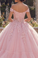Laden Sie das Bild in den Galerie-Viewer, Rosa Schulterloses Ballkleid Gestuftes Abschlusskleid mit Applikation