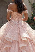 Laden Sie das Bild in den Galerie-Viewer, Schulterloses Glitzerndes Rosa Abschlusskleid mit Perlen und Rüschen
