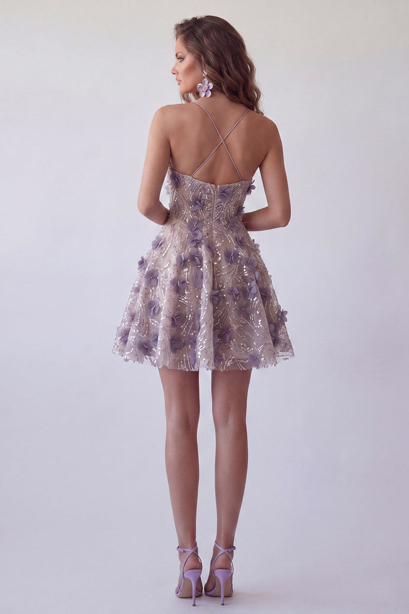 Laden Sie das Bild in den Galerie-Viewer, Glitzerndes lila Pailletten-Kurzcocktailkleid mit Blumen