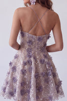 Laden Sie das Bild in den Galerie-Viewer, Glitzerndes lila Pailletten-Kurzcocktailkleid mit Blumen