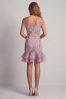 Laden Sie das Bild in den Galerie-Viewer, Schulterloses, glitzerndes, fliederbesetztes kurzes Cocktailkleid mit Rüschen