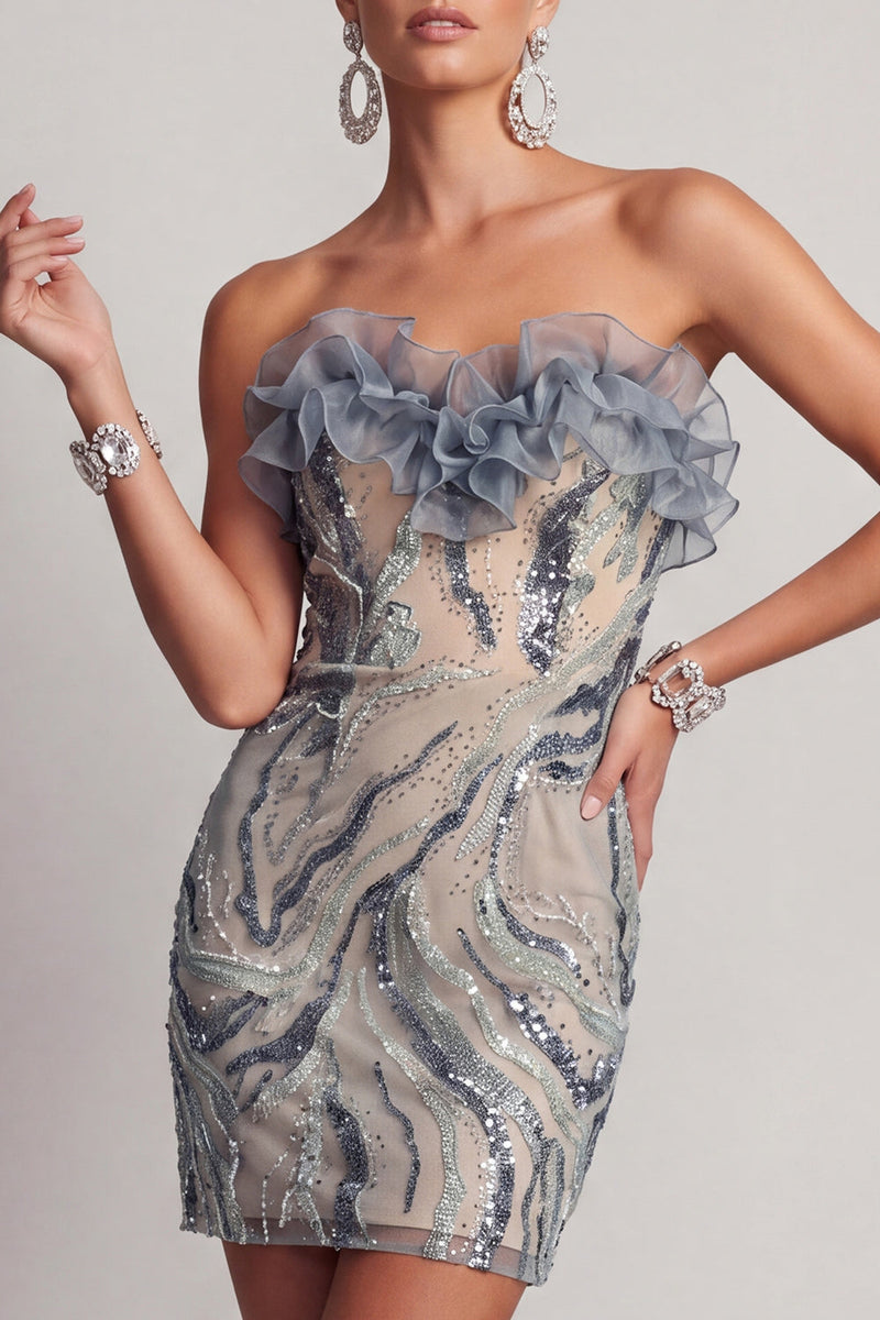 Laden Sie das Bild in den Galerie-Viewer, Glitzerndes, staubiges blaues, trägerloses, eng besetztes kurzes Cocktailkleid mit Rüschen