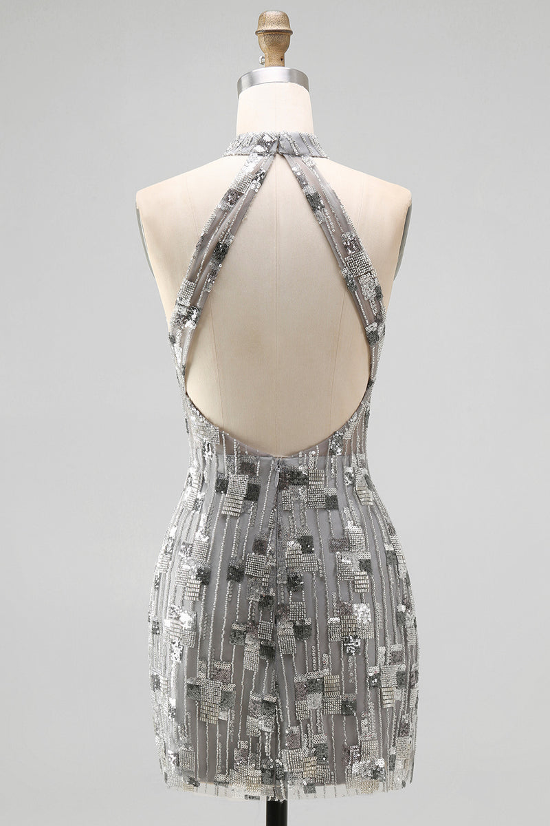 Laden Sie das Bild in den Galerie-Viewer, Glitzerndes Silbernes Kurzes Cocktailkleid mit offenem Rücken hohem Kragen und Perlen