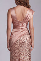 Laden Sie das Bild in den Galerie-Viewer, Glitzerndes Champagner-Satin-Meerjungfrauen-Festkleid mit Schlitz