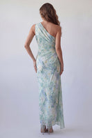 Laden Sie das Bild in den Galerie-Viewer, Ein schulterfarbenes, hellgrünes, gerafftes Meerjungfrauen-Festkleid mit einer Schulter