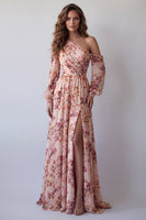 Laden Sie das Bild in den Galerie-Viewer, Einschulter-Pink A-Linien-langärmeliges Blumenkleid mit Schlitz