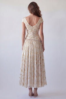 Champagner-A-Linie, gerafftes, V-Ausschnitt-bedrucktes formelles Kleid mit Mützenärmeln