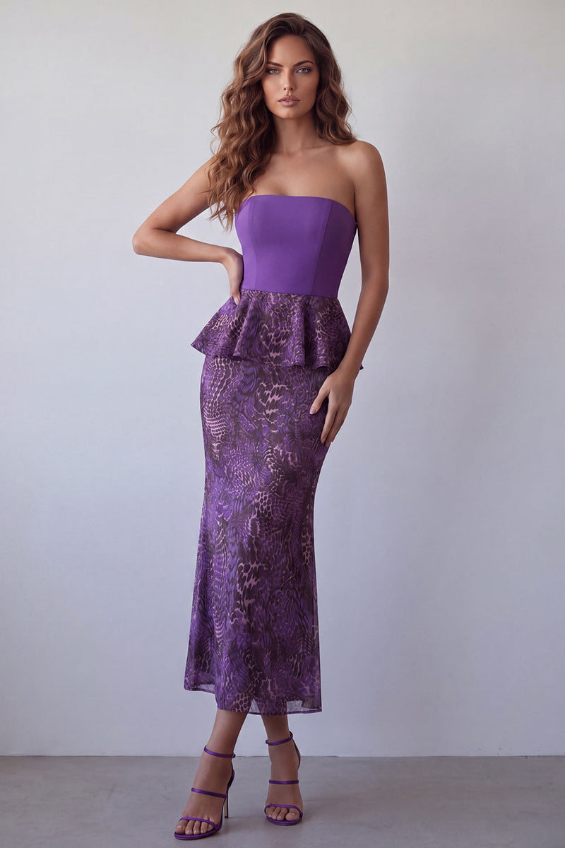 Laden Sie das Bild in den Galerie-Viewer, Lila Meerjungfrauen-Chiffon-Trägerloses Midi-Festkleid mit Rüschen