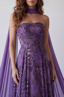 Laden Sie das Bild in den Galerie-Viewer, Trägerloses, lila Chiffon-Langkleid mit A-Linie und Halsschal