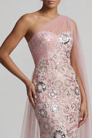 Laden Sie das Bild in den Galerie-Viewer, Meerjungfrauen-perlenbesetztes funkelndes pinkes Mutter-der-der-Braut-Kleid mit Seitenumhang