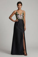 Laden Sie das Bild in den Galerie-Viewer, Schwarzes, langes V-Ausschnitt-Blumenkleid der Mutter der Braut mit Schlitz