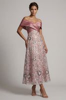 Laden Sie das Bild in den Galerie-Viewer, Glitzerndes Rosa Eine lange Linie von der Schulter besetzte Mutter der Braut Kleid
