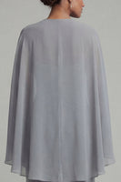 Laden Sie das Bild in den Galerie-Viewer, Graublauer applikierter Neckholder-Mutter-der-Braut-Overall mit Umhang