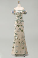 Laden Sie das Bild in den Galerie-Viewer, Staubiger Salbei von der Schulter Meerjungfrauen-Pailletten-Mutter-der-Braut-Kleid mit 3D-Blumen