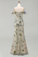 Laden Sie das Bild in den Galerie-Viewer, Staubiger Salbei von der Schulter Meerjungfrauen-Pailletten-Mutter-der-Braut-Kleid mit 3D-Blumen