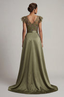 Laden Sie das Bild in den Galerie-Viewer, Oliv-Applikierter V-Ausschnitt Mother of the Bride Jumpsuit mit Flatterärmeln