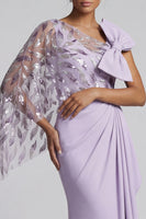 Laden Sie das Bild in den Galerie-Viewer, Fliederfarbene Pailletten-Meerjungfrau, ein Schulter Mutter der Braut, Kleid mit Umhang