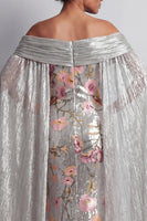 Laden Sie das Bild in den Galerie-Viewer, Glitzerndes silbernes Pailletten-Blumenmeerjungfrauen-Langes Brautkleid mit Umhang