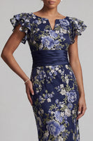 Laden Sie das Bild in den Galerie-Viewer, Marineblaue Blumenscheide mit Rüschenärmeln und langen Mutter-der-der-Braut-Kleid