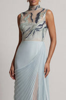 Laden Sie das Bild in den Galerie-Viewer, Staubiges blaues Chiffon-Plissiert, hochhalsiger langer Mutter-der-der-Braut-Kleid