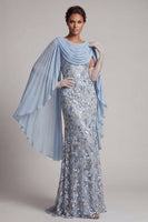 Laden Sie das Bild in den Galerie-Viewer, Glitzerndes himmelblaues, perlenbesetztes Meerjungfrauenkleid Lange Mutter der Braut mit Umhang
