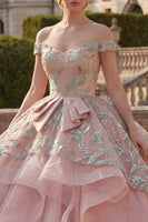 Laden Sie das Bild in den Galerie-Viewer, Off-the-shoulder Ballkleid Blush Rüschen Abschlusskleid