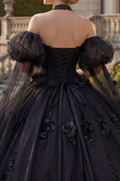 Laden Sie das Bild in den Galerie-Viewer, Ballkleid Neckholderhals Applikation Schwarzes Perlenbesetztes Abschlusskleid mit Puffärmeln