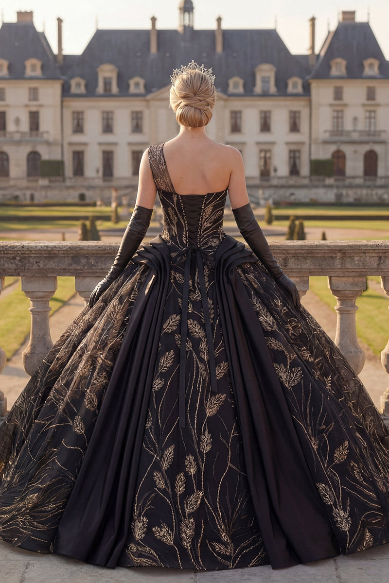 Laden Sie das Bild in den Galerie-Viewer, Einschulter Schwarzes Abschlusskleid mit Applikation