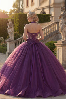 Dunkelviolettes Neckhlder Abschlusskleid mit Rüschen