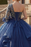 Laden Sie das Bild in den Galerie-Viewer, Marineblaues Einschulter Ballkleid Blumen Abschlusskleid mit Rüschen