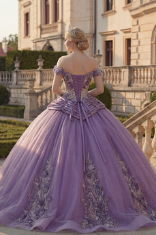 Schulterfreies Lila Appliziertes Gerafftes Abschlusskleid