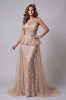 Laden Sie das Bild in den Galerie-Viewer, Einschulter-Champagner-Pailletten-Mermiaden-Pageant-Kleid mit Umhang