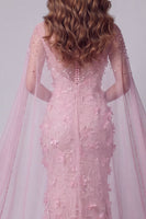 Laden Sie das Bild in den Galerie-Viewer, Glitzerndes pinkes Meerjungfrauen-Bootsausschnitt mit Blumenperlen, langes Pageant-Kleid mit Umhang